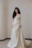 Vintage A line Off The Shoulder White Wedding Dress With Short Sleeves HZ1024