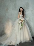Vintage Ball Gown Strapless Tulle Lace With Gloves Long Wedding Dresses HZ1024